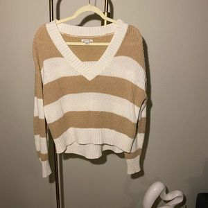 American Eagle XS V-Neck sweater